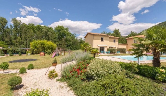 Jasmin in the Domaine des Fleurs flower estate