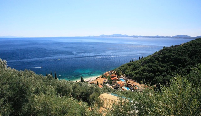 Jasmin Kaminaki: Little apartment next to the beach! 1 bedroom, bathroom, kitchen, garden