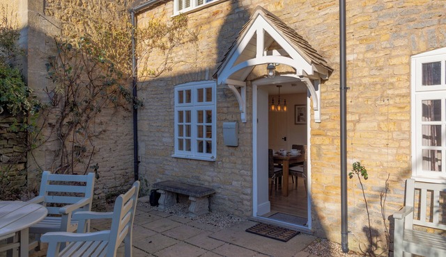 Jasmine Cottage-2BD in Heart of Bourton