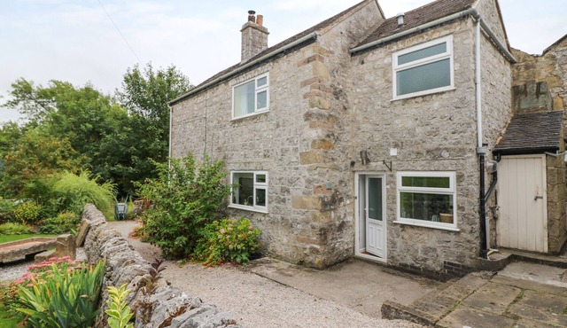 JASMINE COTTAGE, character holiday cottage in Youlgreave