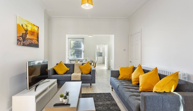 Jasmine Villa - Ideal for QMC & Uni - Free parking