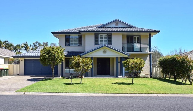 Jaspa - River Views - Bring your own linen