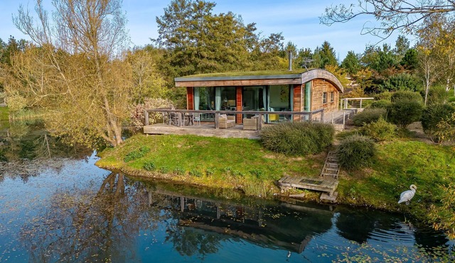 Jasper - a lodge that sleeps 6 guests in 3 bedrooms