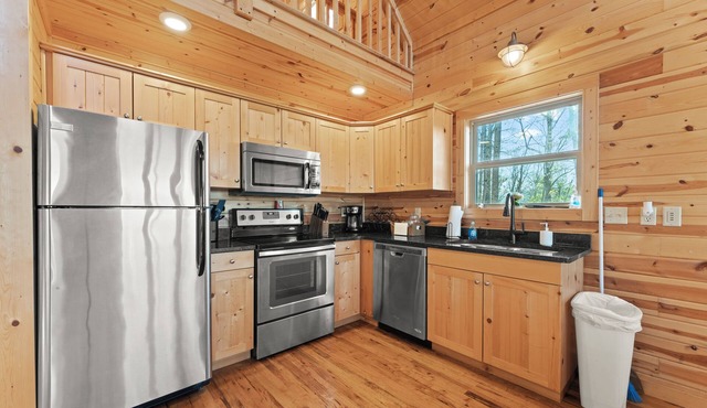 Jasper Cabin w/Hot Tub, Fire Pit & Mountain Views