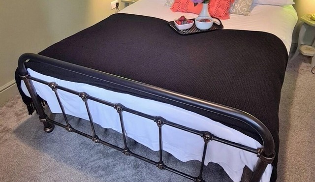 Jaspers a spacious place to stay in Stoke-on-Trent