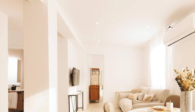 Jaume I Penthouse - Holiday Apartment in Girona | Bravissimo