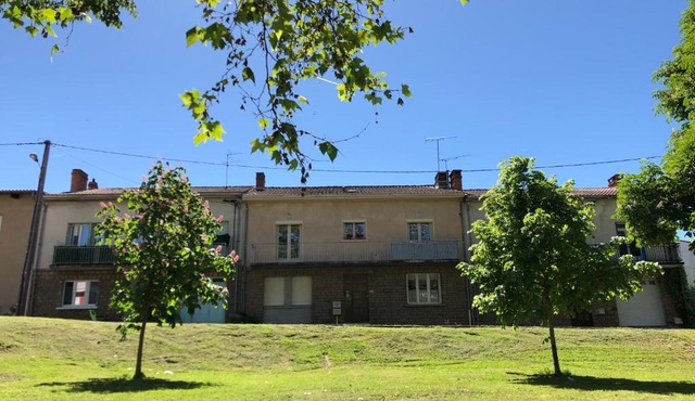 Jaures Home