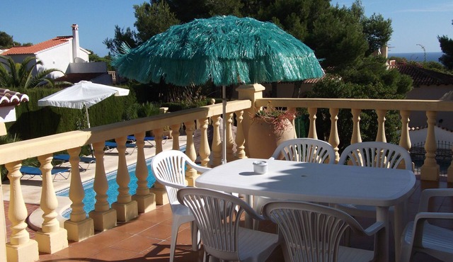 Javea villa in quiet urbanization