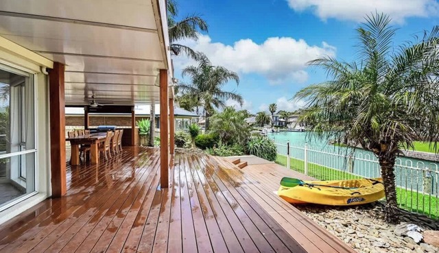 Jaw Dropping Waterside Getaway Patterson Lakes