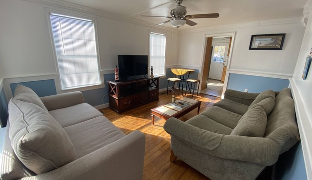 Jax Beach home. Close to the beaches, shops, restaurants and bars.