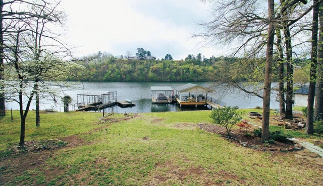 Jax`s Hot Springs Lake House