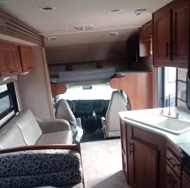 Jayco Redhawk Class C Motorhome Sleeps 6
