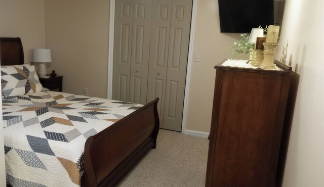 Jayne's Timeless Treasures 1- bedroom Bed and Breakfast in charming Port Matilda