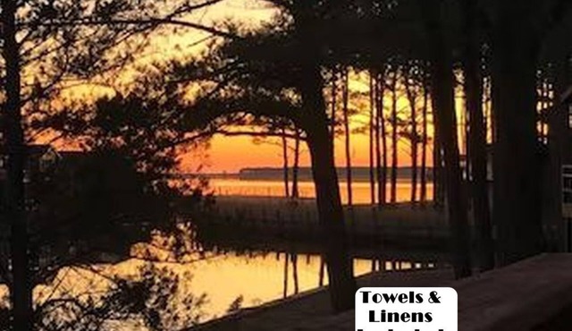 Jay’s Retreat: EV Charger-Kayaks-Bikes-Fire Pit-Private Dock-Pets Ok-Crabbing
