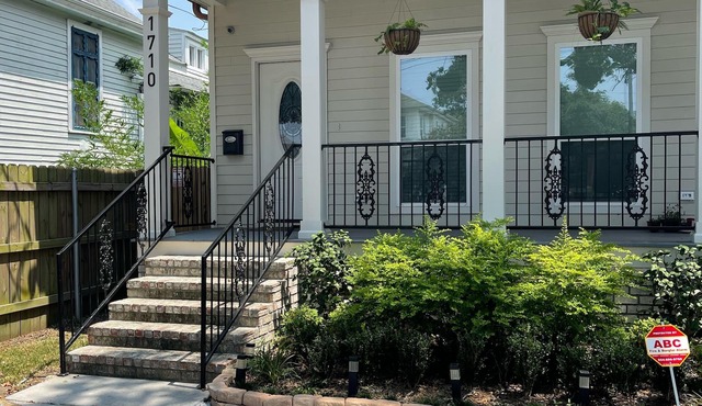 Jazzfest Spot blocks from Fairground 3Bdrm 2 1/2 Bath