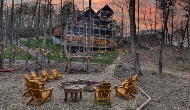 Jazzy's Cozy Creekside - Hot Tub | Game Room | Screened Decks