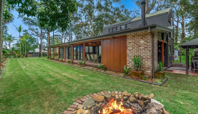 JB's - Ocean, Bush, Pets, Expansive Living, Decks, Air-Con