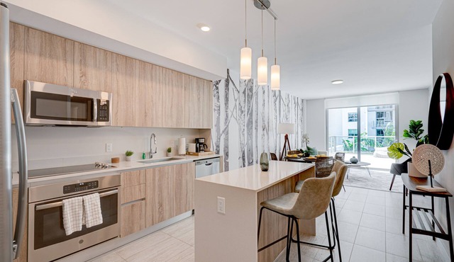 JC719 DESIGN DISTRICT, LUXURY BAYVIEW