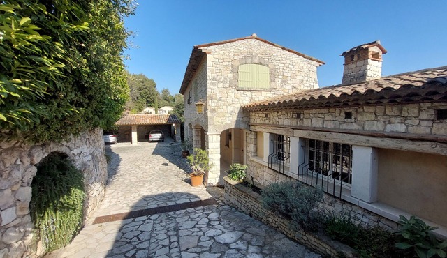 JDV Holidays Villa Romarin - 10 bedrooms, walking to the village