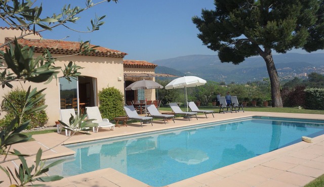 JDV Holidays Villa Oliviers - with large heated pool, in quiet spot near Grasse