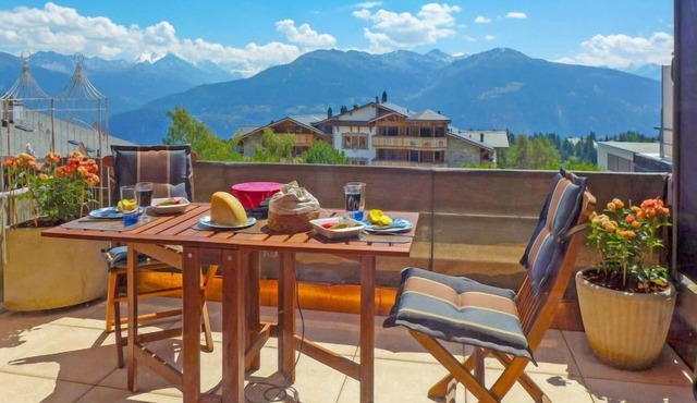 Jeanne D'Arc Apt. E-36 by Interhome