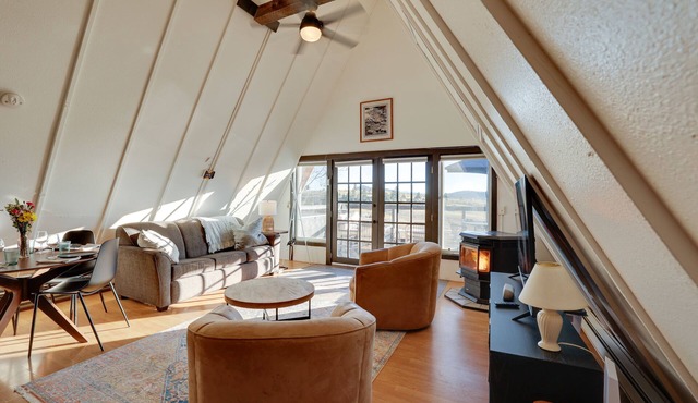Jefferson A-Frame Cabin w/Rocky Mountain Views