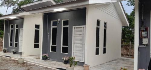 Jeli Heights Hill Home 3