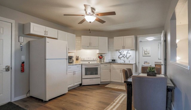 Jelinek Hideaway Unit 2 - Modern 2BR Apartment