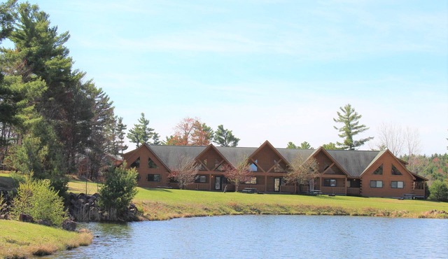 Jellystone Lodge