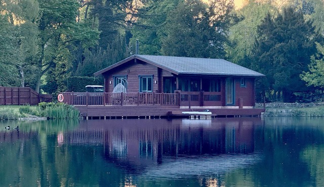 JEM Lodge - Lakeside Farm Ltd