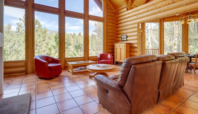 Jemez Springs Sanctuary: Mountain Views, Secluded