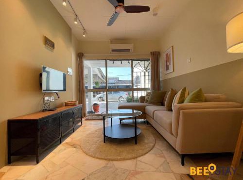 Jenjarom Modern Homestay 4-8PAX By Beestay