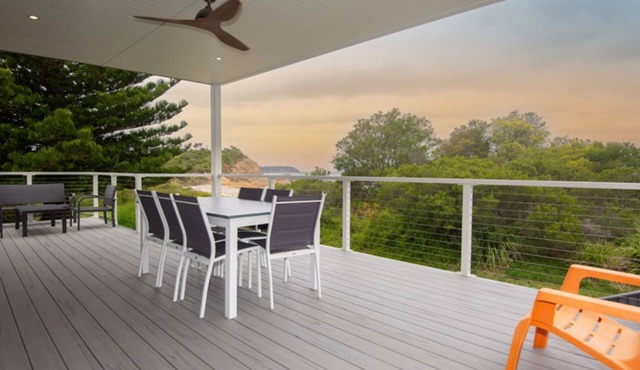 Jenkins Beach House Galwad y mor Call of the Sea