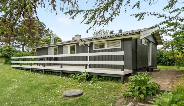 "Jenny" - 140m from the sea by Interhome