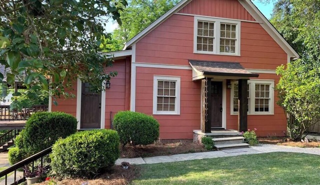 Jenny's Cottage (W/Pool)-3 Blocks from Downtown