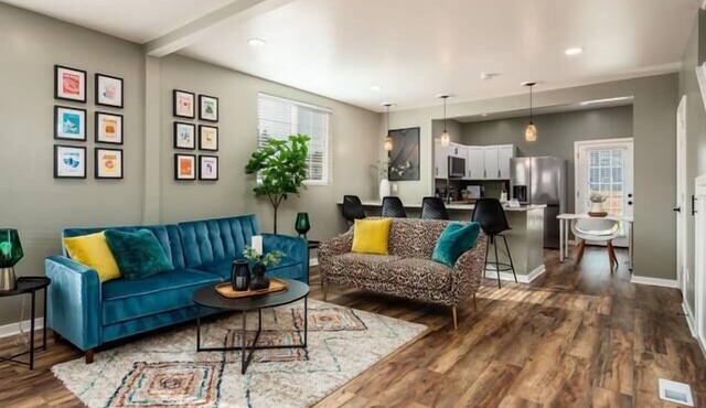 Jenny's Palace In The Heart of Columbus!