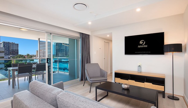 Jephson Hotel & Apartments