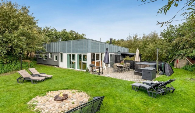 "Jerrit" - 1.4km from the sea by Interhome