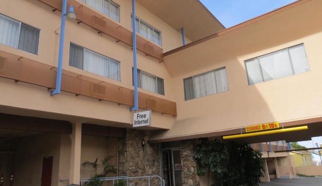 Jet Inn