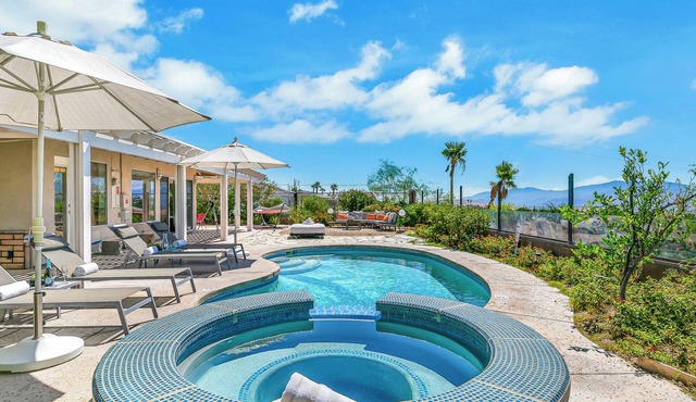 Jetliner Views · Designer Retreat · Pool+Spa+Games