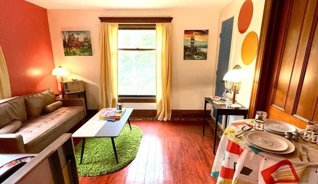Jetson Suite at CrowNestFarm! Hiking and Wine Trails!