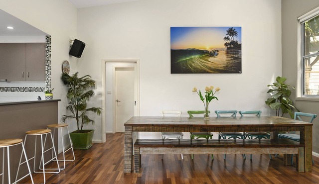 Jetty 4 Bedroom Home, walk to beach and creek, PET FRIENDLY