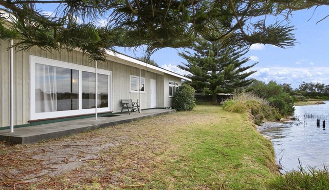Jetty Road on the Beach - Lakes Entrance