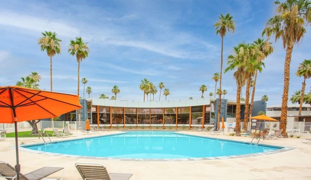 Jewel Box Mid-Century Bungalow at Ocotillo Lodge