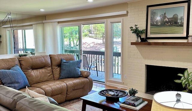 Jewel by the lake! Water + pool views, stylish 3BR
