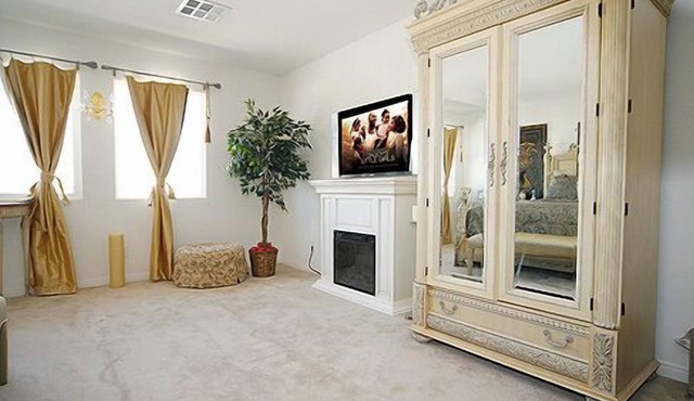 Jewel Estates - Golf Cribs