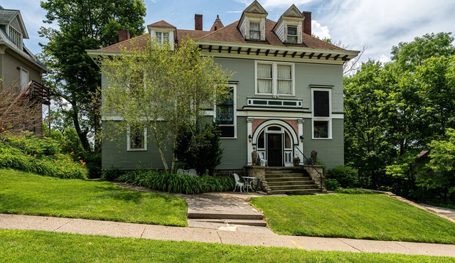 Jewel in the Crown-Fully Restored Mansion For Reunions, Parties & Groups Slps 21