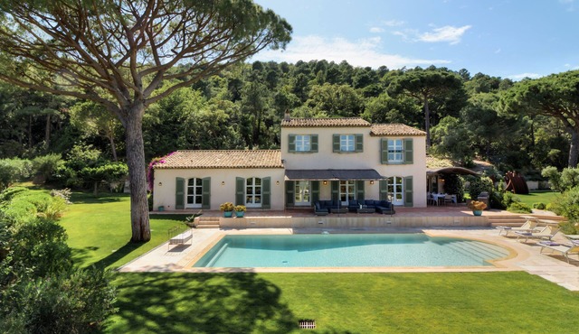 Jewel nested in the middle of the vineyards