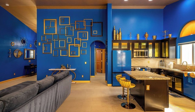 Jewel of Scottsdale, Epic game room and Hot tub, close to Old Town