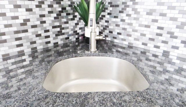 Jewel! This amazing property is 5 mins from the zoo!